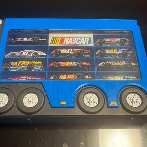 NASCAR 22 Racecar Set with Case